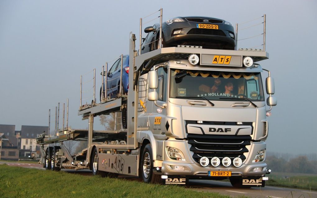 DAF CF op de Rijnbanddijk in Opheusen. beeld Sjaak van de Groep