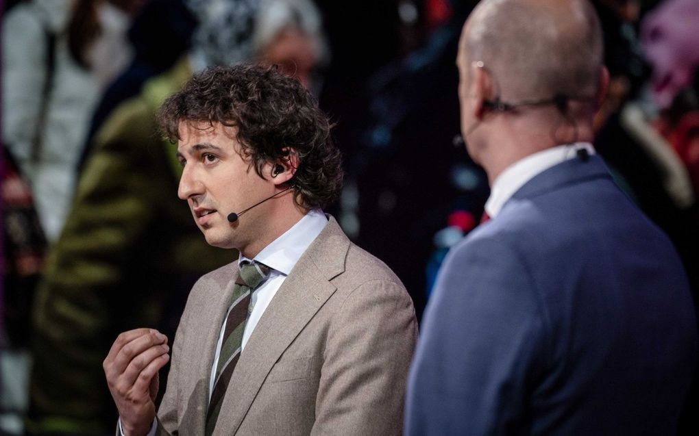 Segers (CU) en Klaver (GroenLinks) tijdens het verkiezingsdebat dinsdagavond. beeld ANP, Bart Maat