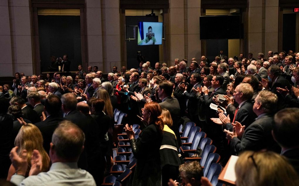 De Oekraïense president Zelenski sprak woensdag het Amerikaanse parlement toe. Hij werd met applaus begroet. beeld AFP, J. Scott Applewhite