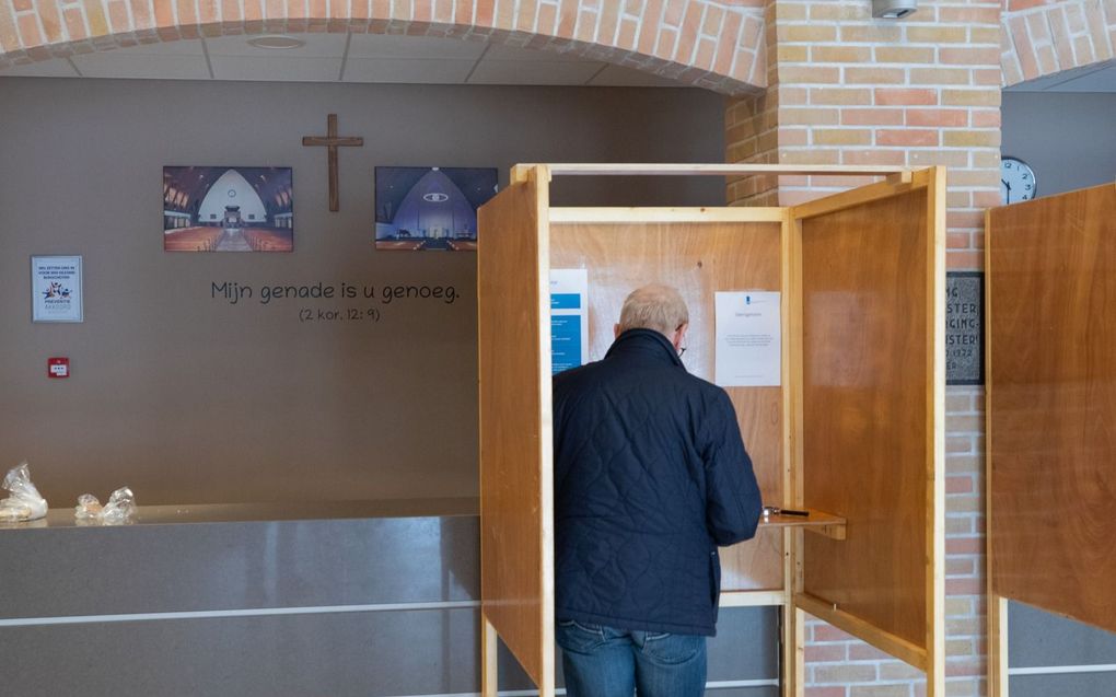 In Bunschoten-Spakenburg konden kiezers woensdag hun stem onder meer uitbrengen in de Maranathakerk. beeld Casper Huurdeman