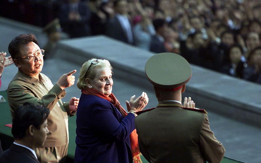 Madeleine Albright bezoekt in oktober 2000 als eerste hooggeplaatste Amerikaanse diplomaat Noord-Korea. Haar missie naar het zeer afgesloten land leverde niets op. beeld AFP, Frederic J. Brown