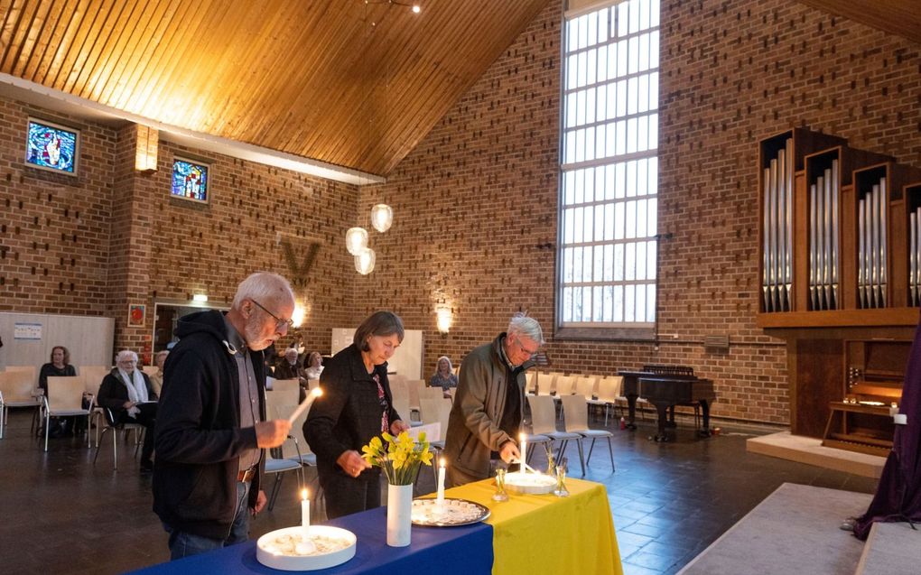 De protestantse gemeente in het Gelderse dorp Eefde houdt op donderdagavonden een ”Wake voor Oekraïne”. beeld RD, Anton Dommerholt