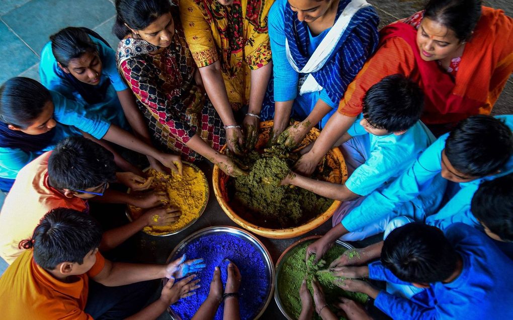 Voorbereidingen voor een hindufestival, eerder deze maand. beeld AFP, Sam Panthaky