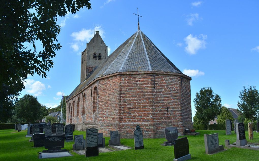 De Petruskerk in het Friese Lichtaard. beeld Wikimedia