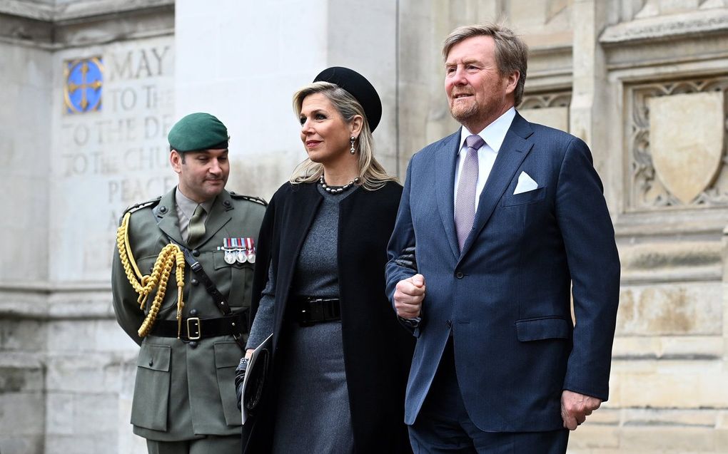 Koning Willem-Alexander en koningin Máxima tijdens een herdenkingsdienst voor de Britse prins Philip, dinsdag. beeld EPA, Andy Rain