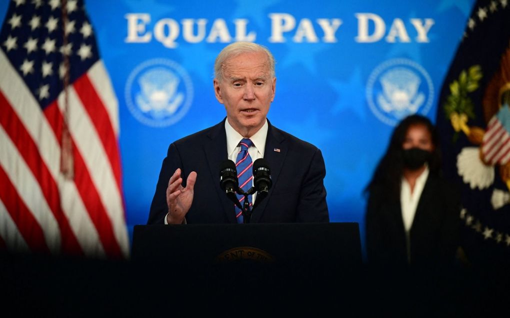 De Amerikaanse president Joe Biden zei tijdens internationale transgenderdag op 31 maart onder meer dat de regering zich verzet tegen wat hij „haatdragende wetsvoorstellen” noemde. beeld AFP, Jim Watson