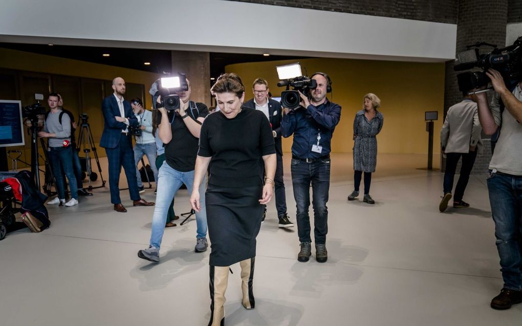 PvdA-fractievoorzitter Lilianne Ploumen legde dinsdag onverwacht haar lijsttrekkerschap neer en kondigde daarbij meteen ook aan de Tweede Kamer te verlaten. beeld ANP, Bart Maat