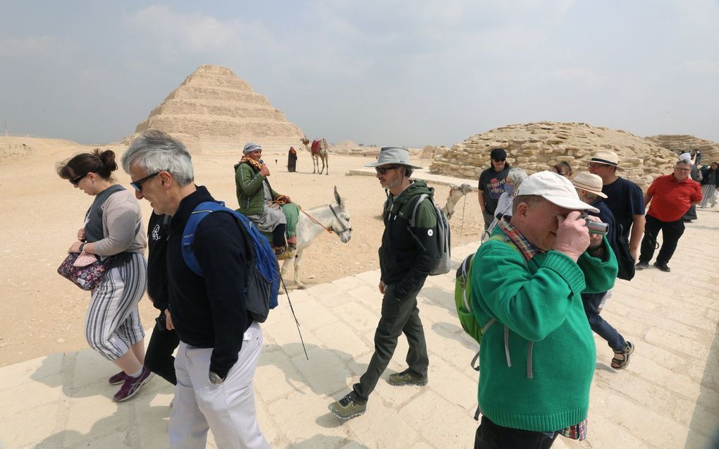 Toeristen in het Egyptische Gizeh. beeld EPA, Khaled Elfiqi