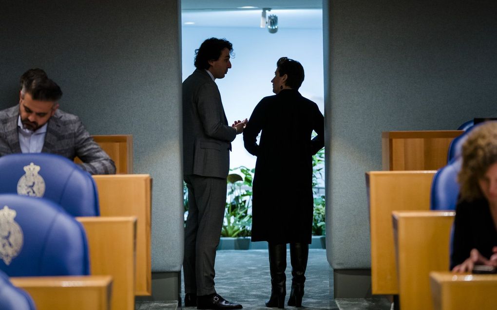 Jesse Klaver (Groenlinks) en Lilianne Ploumen (Pvda) in gesprek, een paar weken geleden. beeld ANP, Bart Maat