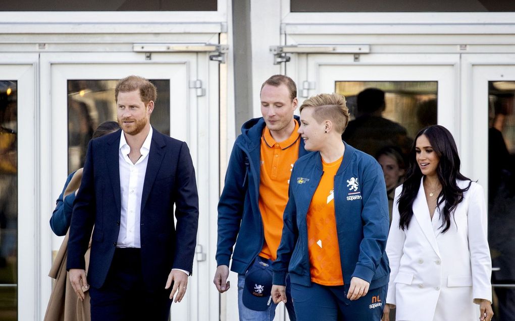 De Britse prins Harry en zijn vrouw Meghan vrijdag in Den Haag bij de Invictus Games. beeld ANP, Sem van der Wal