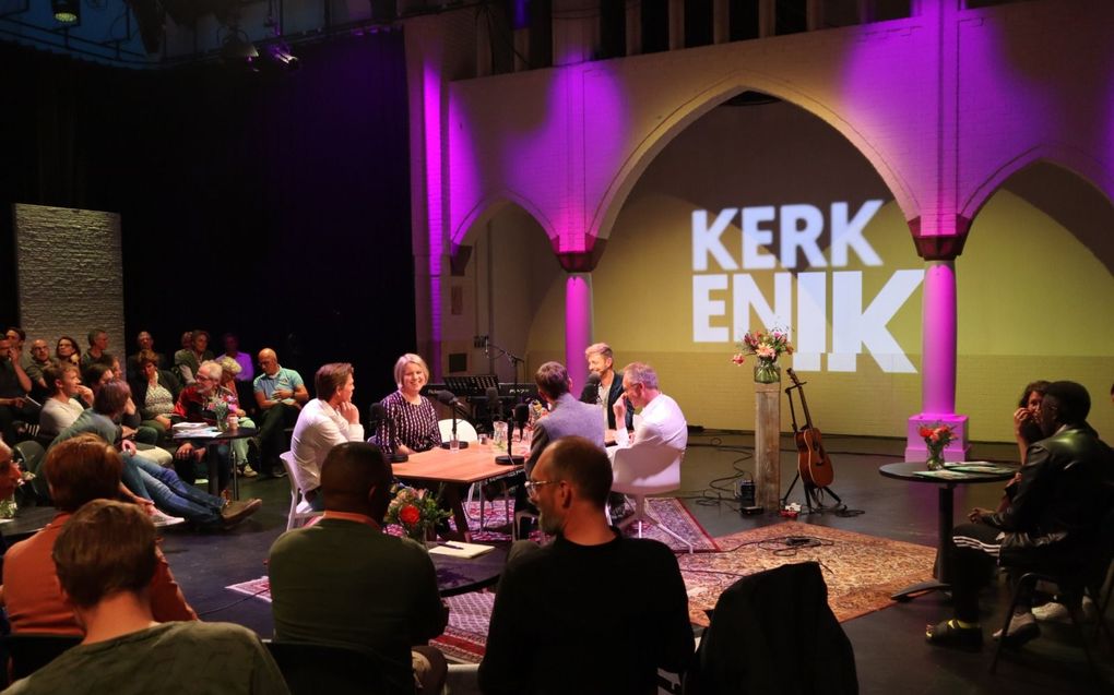 In het gebouw van de Evangelische Omroep in Hilversum vond donderdagavond het symposium ”Kerk en Ik” plaats. beeld Huig de Koning