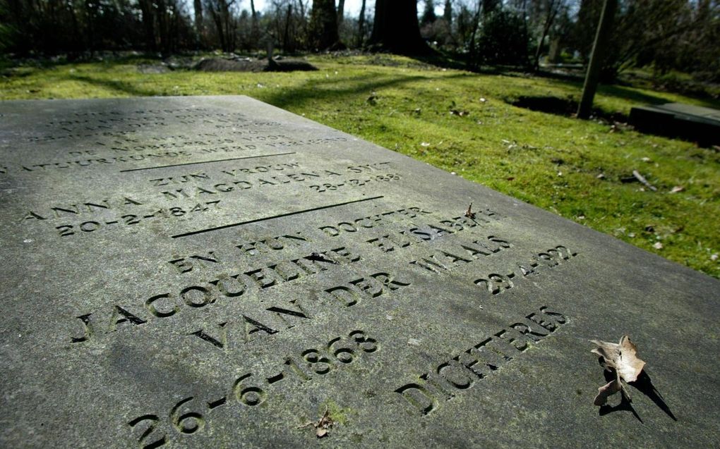 Jacqueline van der Waals werd op woensdag 3 mei 1922 begraven op de Nieuwe Oosterbegraafplaats. beeld RD, Anton Dommerholt