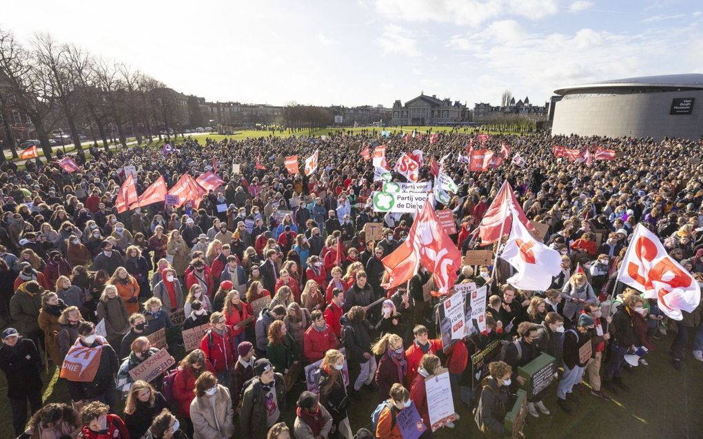 Studentenprotest tegen leenstelsel. CHE-bestuurder Jan Hol wil per september 2022 een nieuwe basisbeurs invoeren. beeld ANP, Sem van der Wal