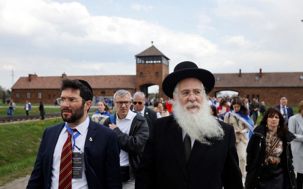 „Je kreeg geen bewijs mee dat je in Auschwitz had gezeten, geen groepsfoto’s als aandenken.” Foto: Holocaustherdenking in Auschwitz op 28 april. beeld AFP, Wojtek Radwanski