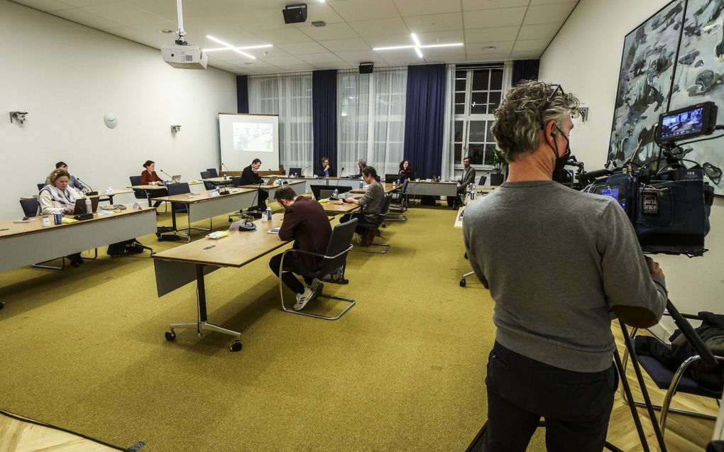 „Er dreigen lege medialandschappen te ontstaan waarin de journalistiek als waakhond van de democratie geheel ontbreekt.” Foto: raadsvergadering in Groningen. beeld ANP, Vincent Jannink