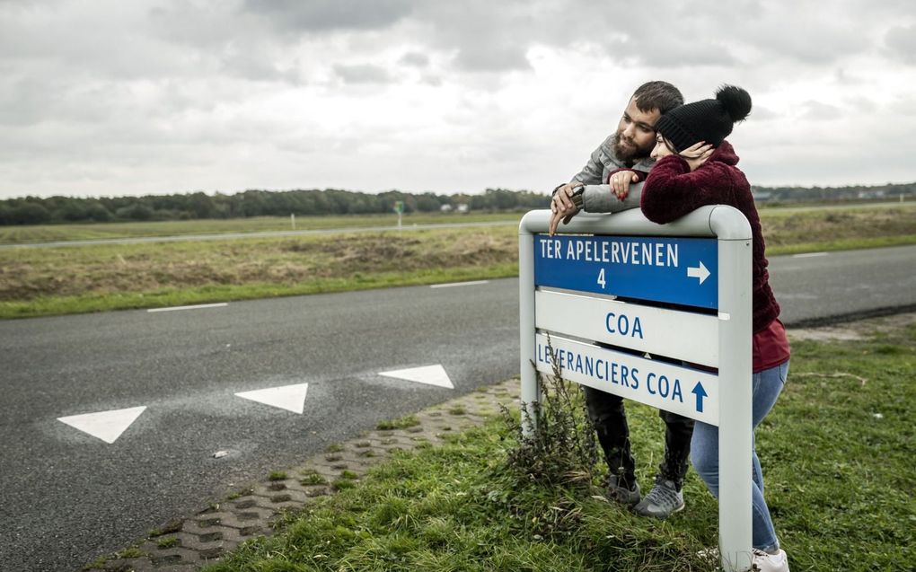 Jonge statushouders zouden tot hun 21e verjaardag begeleiding moeten krijgen, vinden de organisaties van de Kinderombudsman en de Nationale ombudsman. Intussen is de druk op de asielzoekerscentra onverminderd hoog. Veiligheidsregio’s zoeken nieuwe opvangplekken. beeld ANP, Remko de Waal