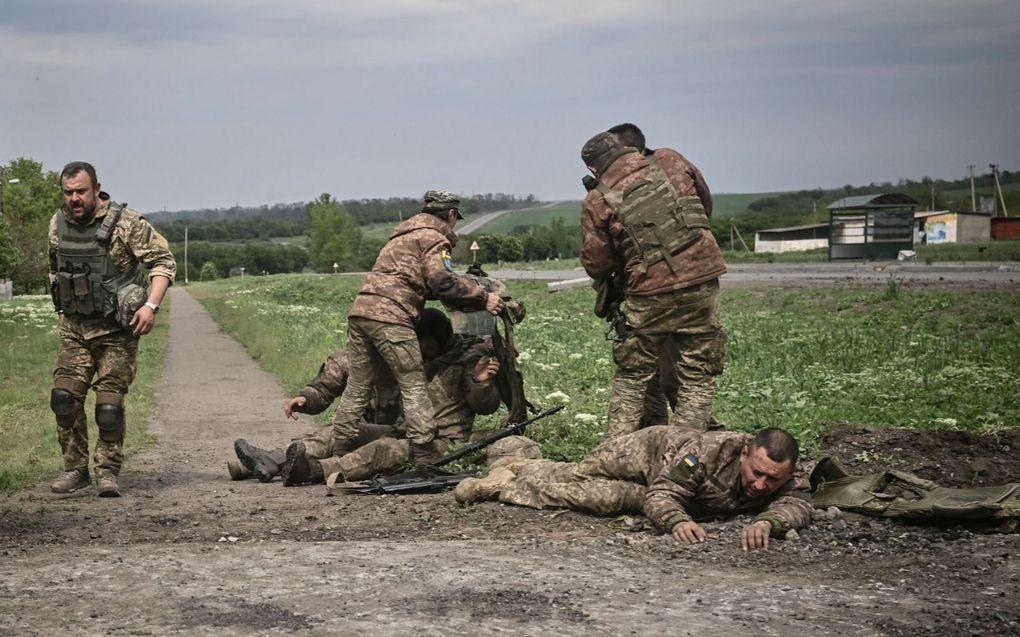 De Russische strijdkrachten nemen Oekraïense eenheden zwaar onder vuur in de Donbas. beeld AFP