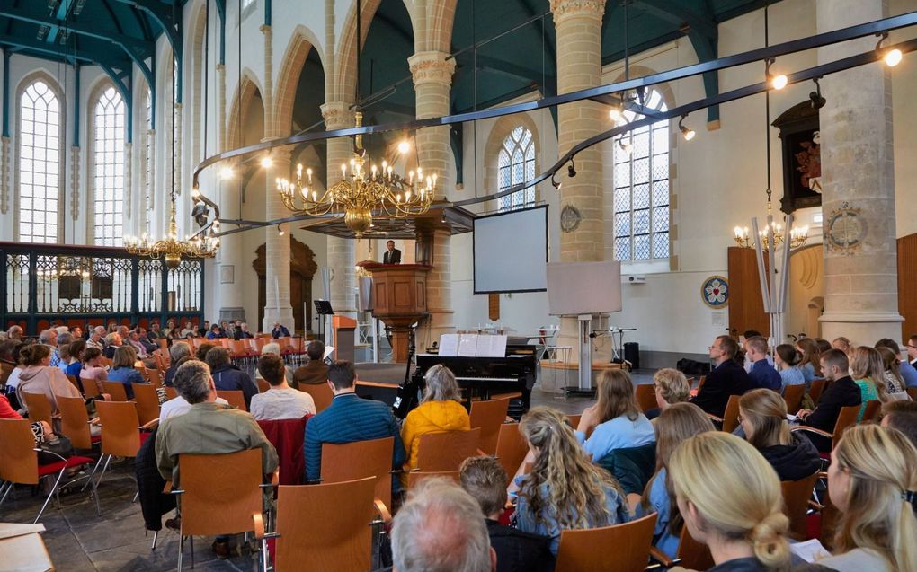 Pinksterappel, maandag in de Grote Kerk in Weesp. beeld Jaco Klamer