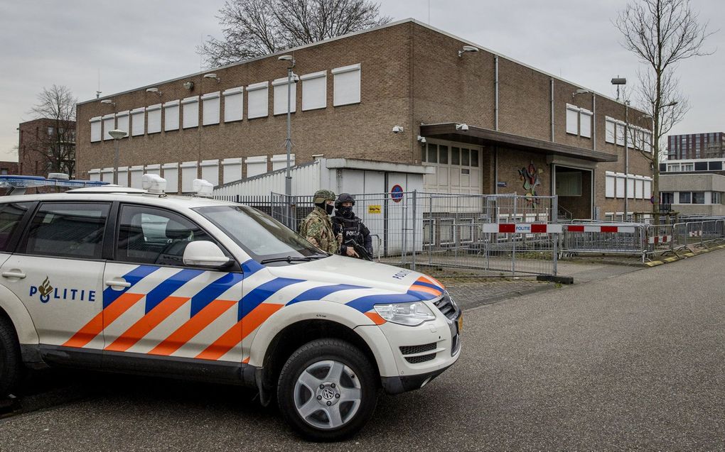 Het OM heeft maar liefst tien dagen (inclusief een reservedag) uitgetrokken om het bewijs tegen de zeventien verdachten op een rij te zetten. beeld ANP, Sem van der Wal