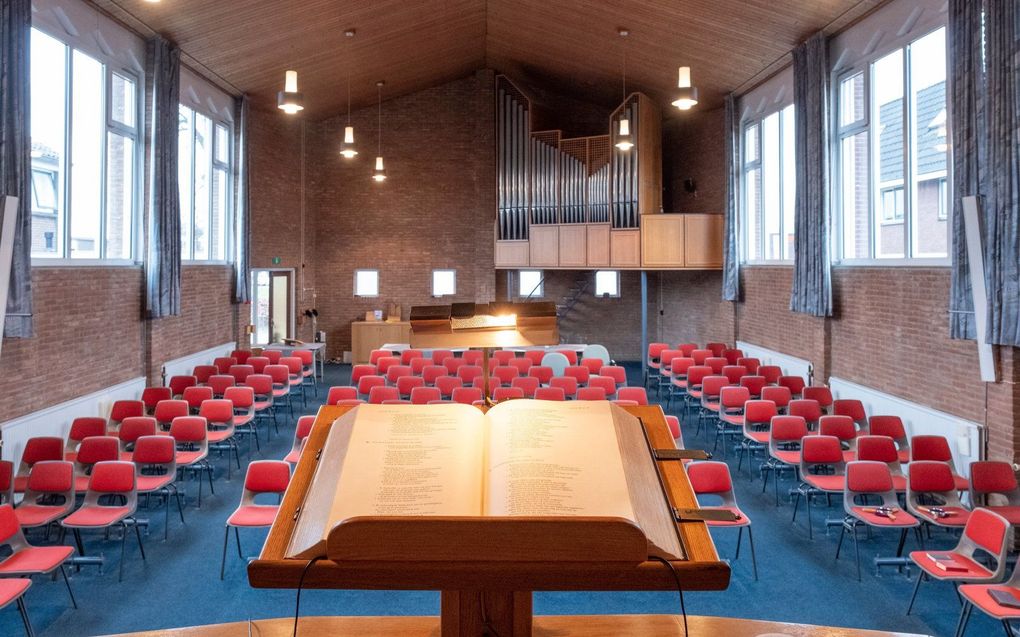 Interieur van de -in 2018 opgeheven- christelijke gereformeerde kerk in Nieuw-Amsterdam. beeld Sjaak Verboom