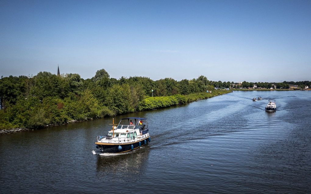 Dronefoto van boten en pleziervaart vrijdag in de jachthaven van Wessem. beeld ANP, ROB ENGELAAR