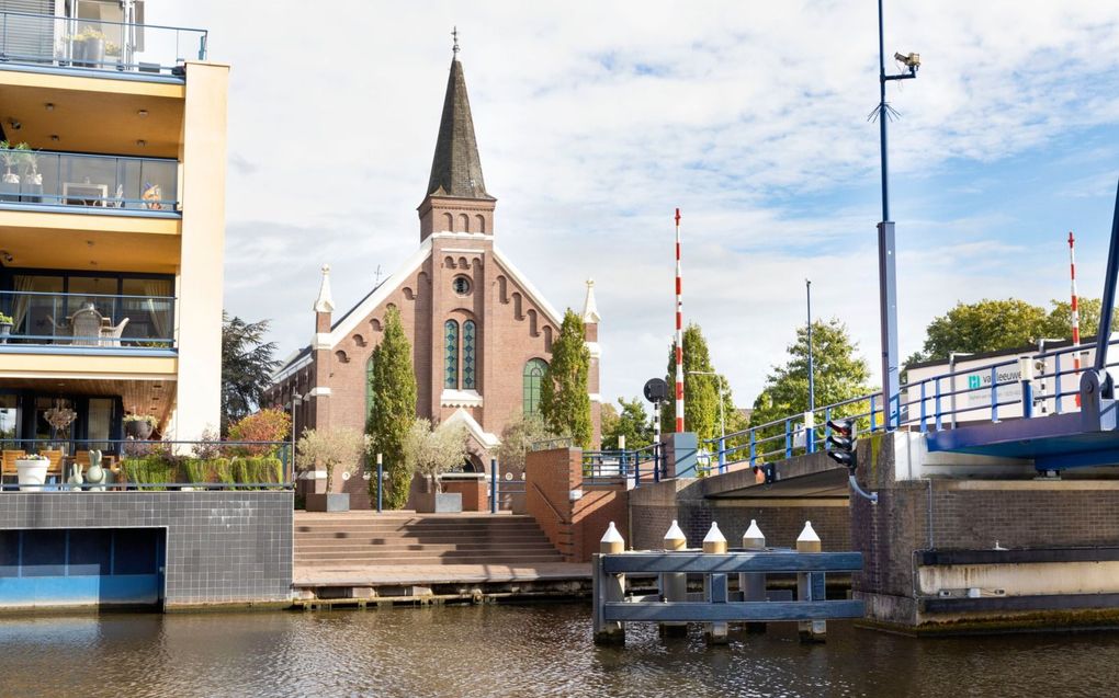 „Nederland werd voorheen wel aangeduid als een protestantse natie. Maar voor velen betekende dat vooral een verlicht protestantisme dat met de Dordtse Leerregels weinig of geen verwantschap had.” Foto: Maranathakerk in Alphen aan den Rijn. beeld RD, Anton Dommerholt