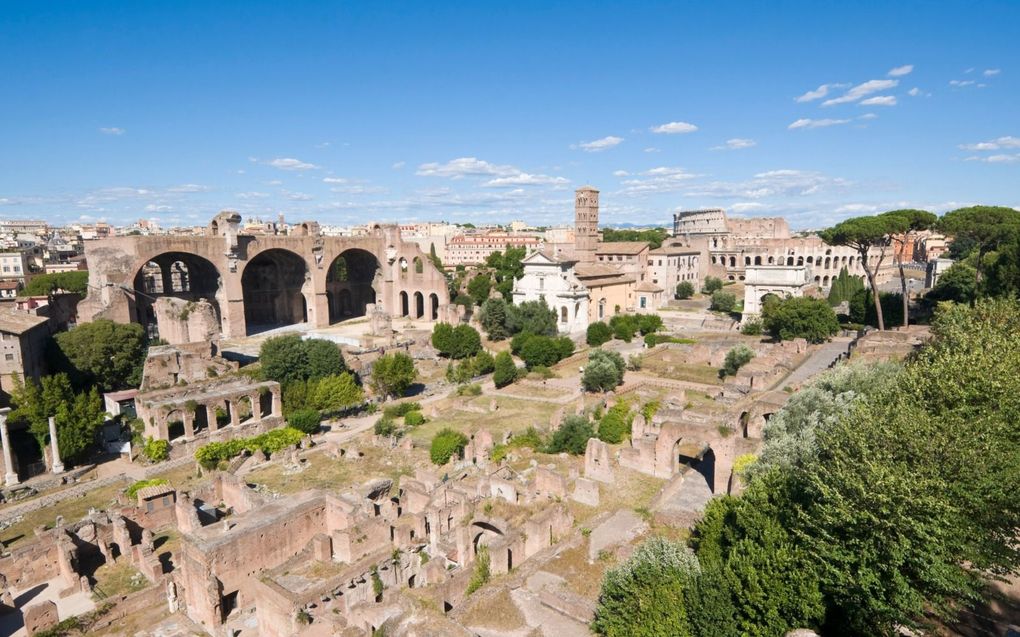 „Als Paulus zijn brief aan de christenen in Rome schrijft, bevindt zich in deze stad een invloedrijke Joodse gemeenschap en vormen de Romeinse christenen kleine huiskerken.” Foto: forum in Rome. beeld iStock