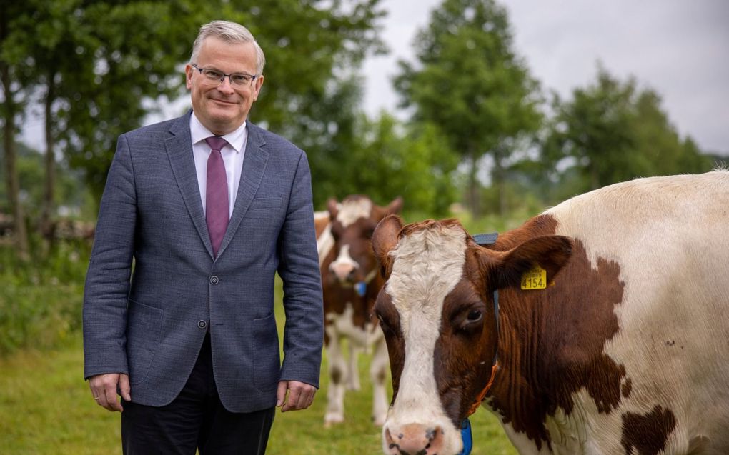 „Boeren willen best veranderen, als ze maar zicht hebben op een goed verdienmodel”, zegt de Overijsselse landbouwgedeputeerde Gert Harm ten Bolscher. beeld Jaco Hoeve