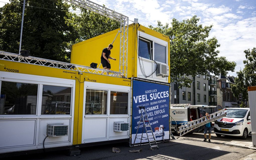 Podia worden opgebouwd in het centrum van Nijmegen. De 104e Nijmeegse Vierdaagse wordt na twee jaar afwezigheid weer gelopen. beeld ANP, ROB ENGELAAR