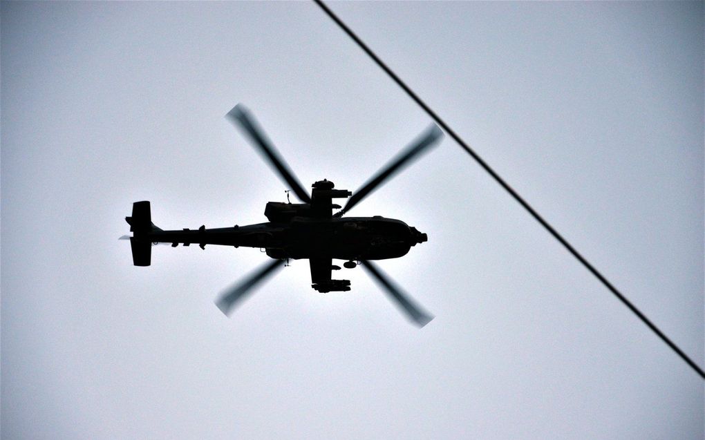 Een helikopter van het type Black Hawk. beeld EPA, AHMED MARDNLI