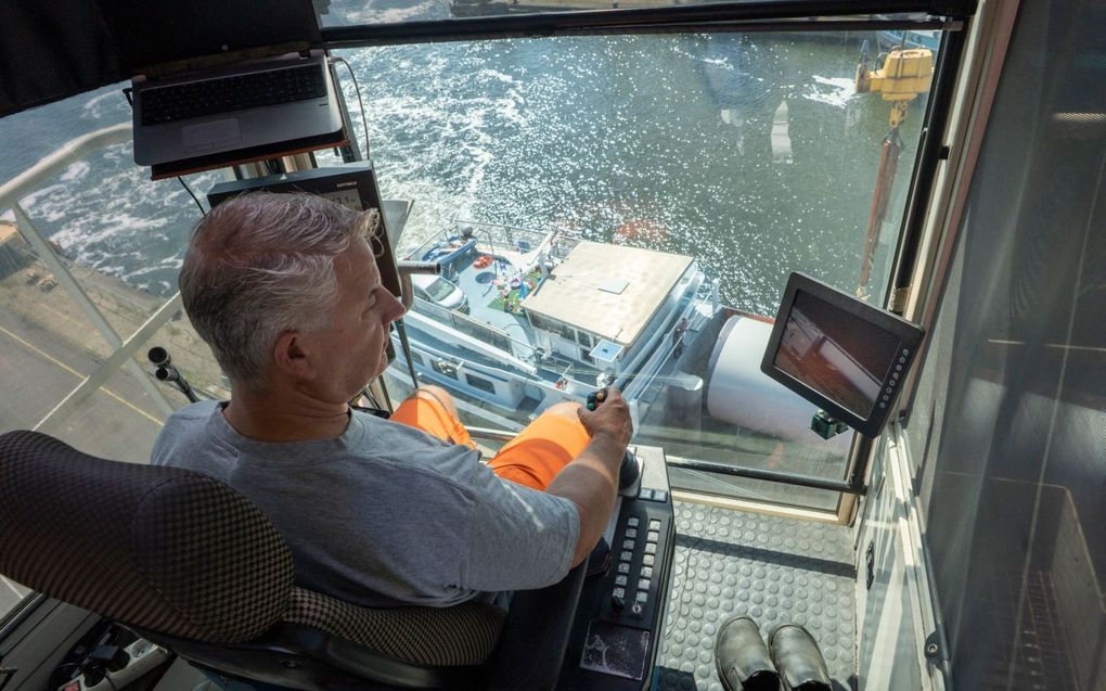 Udo Visser heeft zijn werkplek op zo’n 30 meter hoogte. beeld Niek Stam