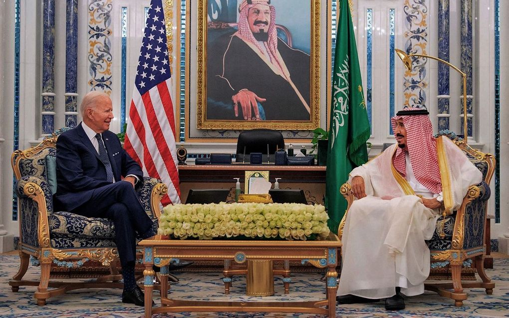 President Joe Biden overlegt met de Saudische koning Salman. beeld AFP