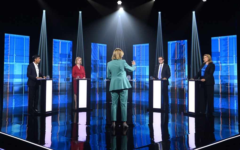 De laatste vier kandidaten in de race om de opvolging van de Britse premier Boris Johnson tijdens een televisiedebat eerder deze week. beeld ANP/EPA
