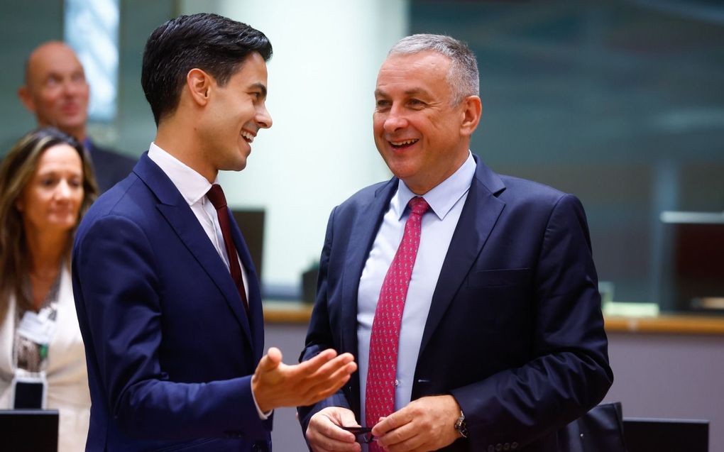 Klimaatminister Rob Jetten (l.) was dinsdag in Brussel. beeld EPA, Stephanie Lecoqc