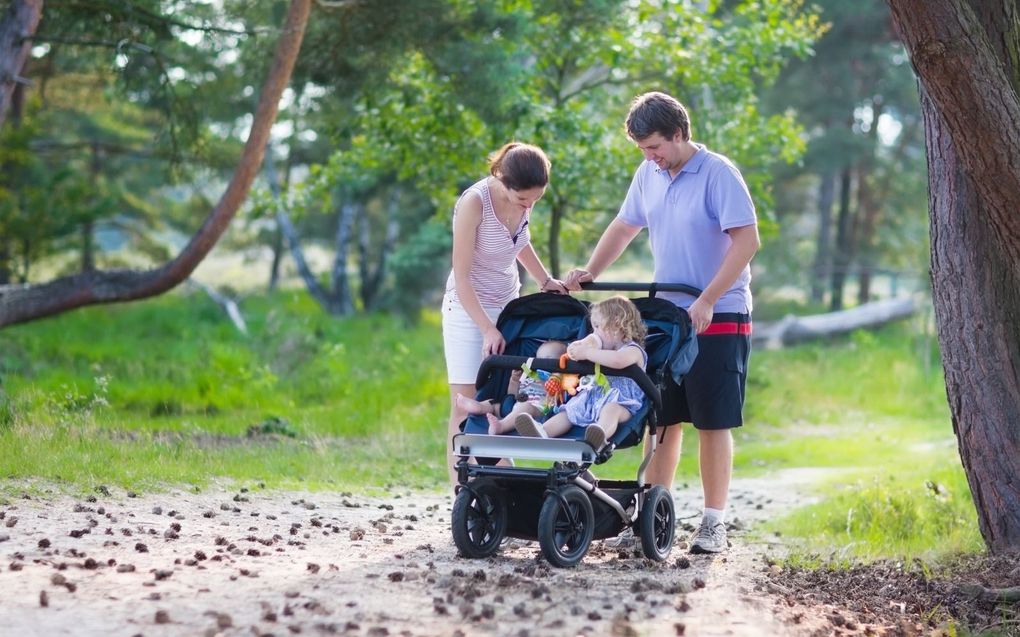 Betaald ouderschapsverlof stelt sommige werknemers in staat om meer tijd door te brengen met de pasgeborene. beeld iStock