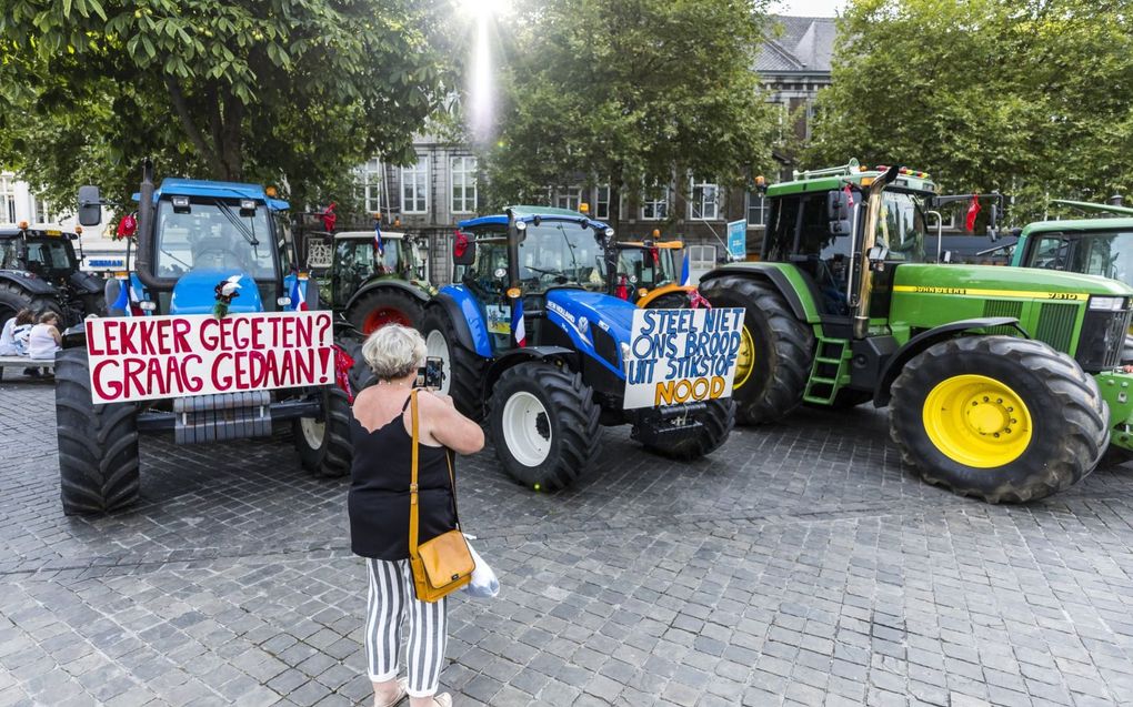 Publieksvriendelijke boerenactie in Maastricht, zaterdag. beeld ANP, Marcel van Hoorn