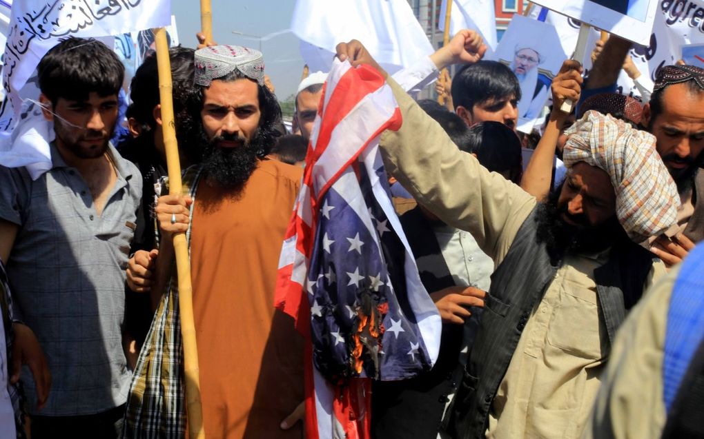 Anti-Amerikaans protest in Kabul na de dood van Al-Zawahiri. beeld AFP