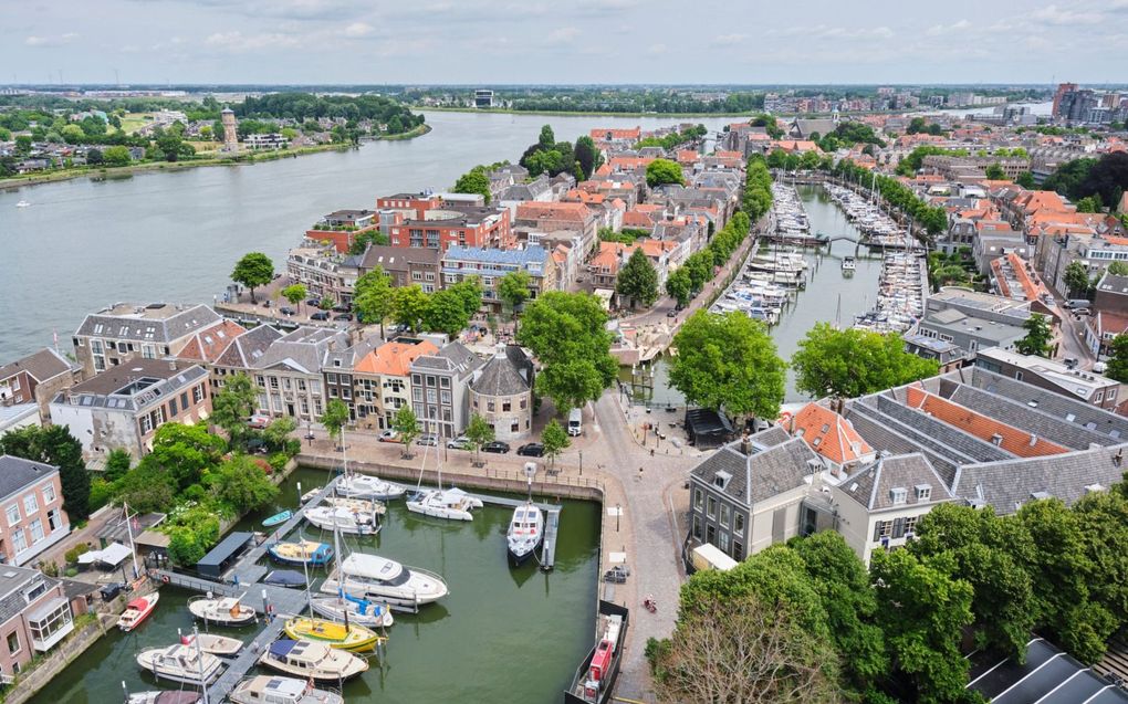 Weids uitzicht vanaf de toren van de Grote Kerk in Dordrecht. beeld Sjaak Verboom