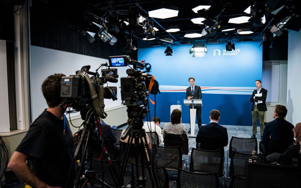 Rutte vrijdagmiddag tijdens de wekelijkse persconferentie. beeld ANP, Bart Maat