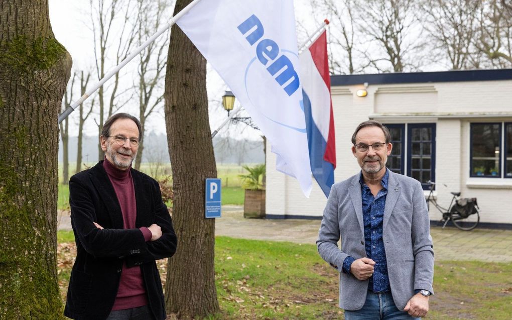 Wouter van de Fliert (r.) neemt per 1 september na acht maanden afscheid van Near East Ministry (NEM) in Voorthuizen. beeld RD, Anton Dommerholt