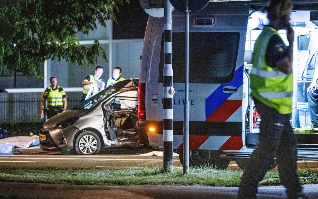 Politie doet onderzoek op de kruising van de Blauwhekken. beeld ANP, JEFFREY GROENEWEG