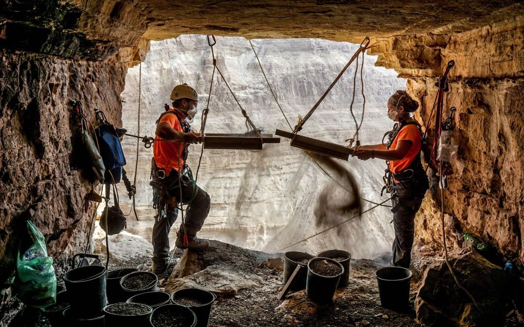 De Israëlische Oudheidkundige Dienst voert archeologisch onderzoek uit om belangrijke vondsten in de Judese woestijn te lokaliseren. beeld Eitan Klein, Israëlische Oudheidkundige Dienst.