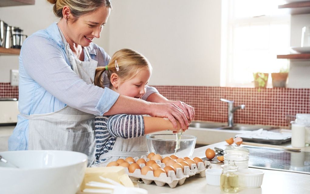 „We zijn er niet te goed voor om in bepaalde omstandigheden onze moeder te haten, maar God zij dank is het nog altijd natuurlijk voor kinderen en moeders om zielsveel van elkaar te houden.” beeld iStock