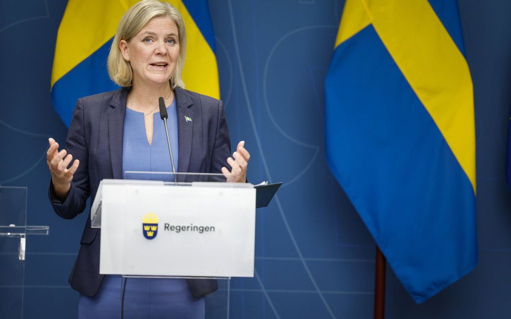 Magdalena Andersson geeft een persconferentie waarin ze zegt af te treden, in Stockholm, Zweden. beeld EPA, Jessica Gow