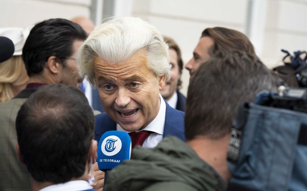 Tweede Kamerlid Geert Wilders (PVV) staat na afloop de pers te woord bij de Koninklijke Schouwburg op Prinsjesdag. beeld ANP LEX VAN LIESHOUT