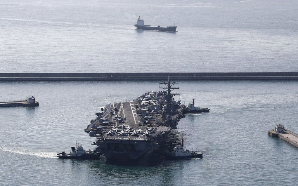 Het nucleair aangedreven vliegdekschip USS Ronald Reagan. beeld EPA, Jeon Heon-Kyun