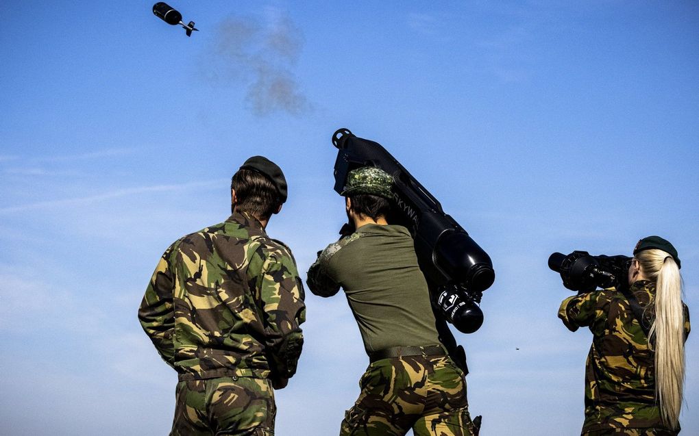 Oefening met drones bij Defensie. beeld ANP, ROB ENGELAAR