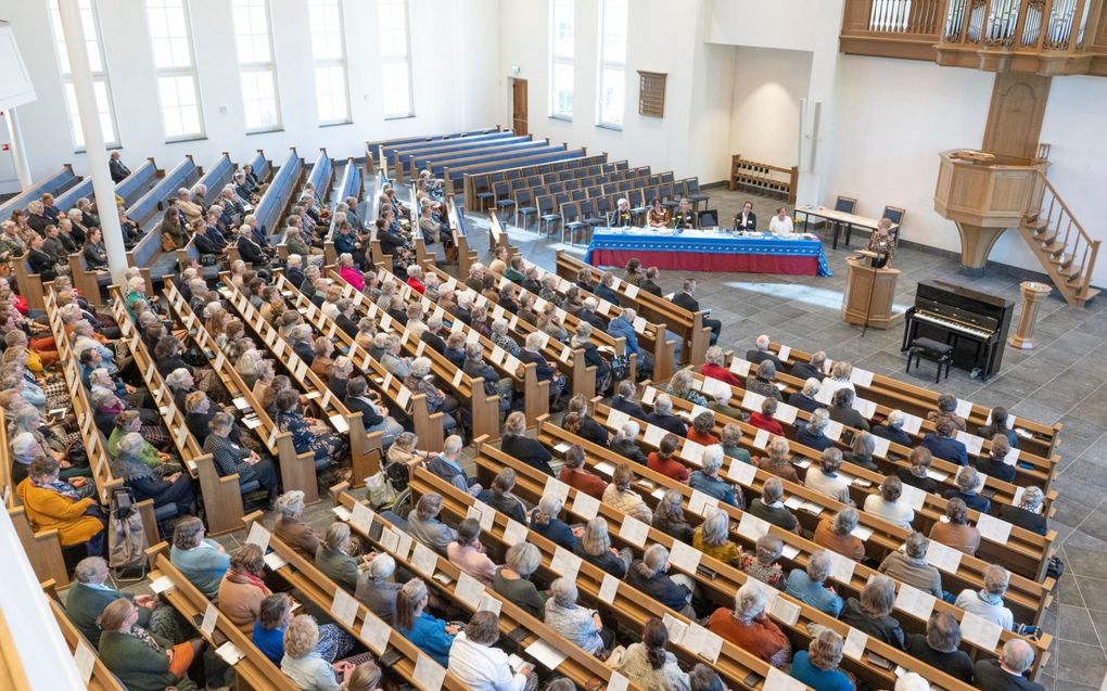 Zo'n 400 vrouwen bezochten donderdag de 14e bondsdag van de Hersteld Hervormde Vrouwenbond, in de Bethelkerk in Lunteren. beeld Niek Stam