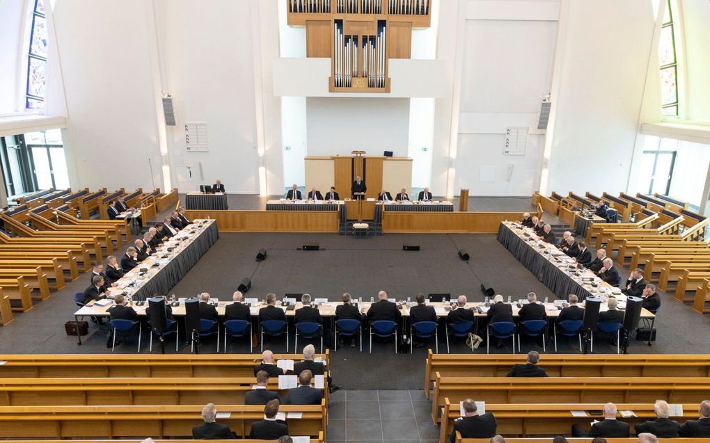 Generale synode van de Gereformeerde Gemeenten bijeen in het kerkgebouw in Gouda. beeld RD, Anton Dommerholt