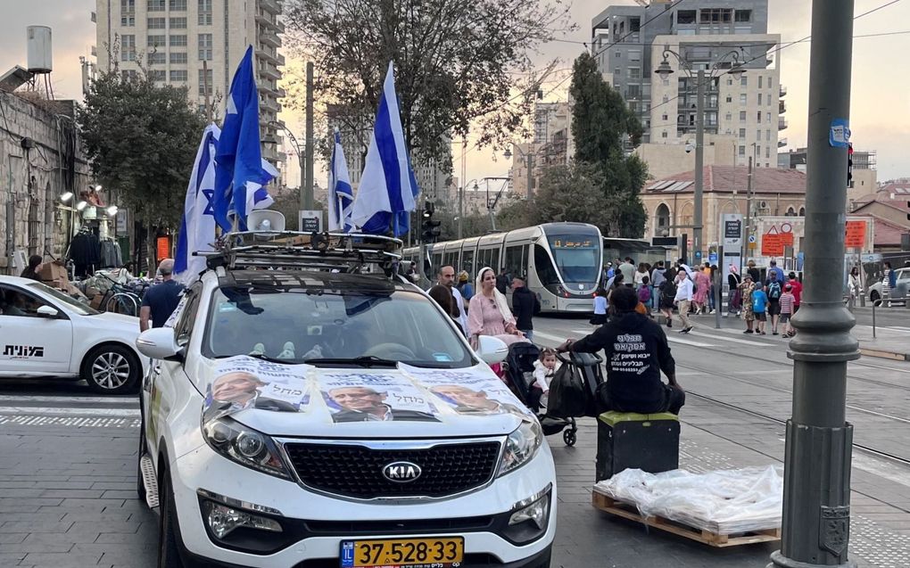 Likud-auto in het centrum van Jeruzalem. beeld Alfred Muller